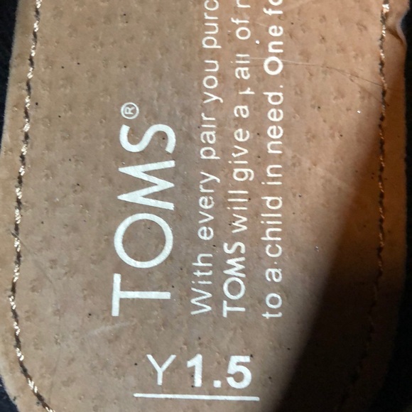 Toms - Picture 4 of 4